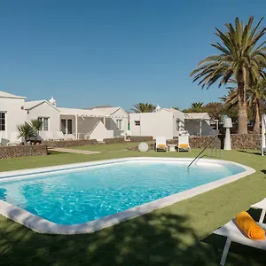 https://villas-lanzasuites.in-canary-islands.com